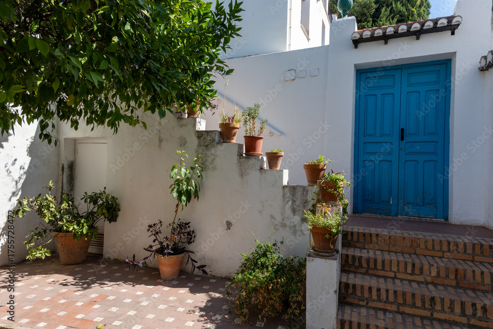 Fototapeta premium Interior of a traditional patio in Granada, Spain