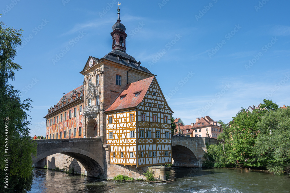 Fototapeta premium Altes Rathaus in Bamberg an der Regnitz in Bayern