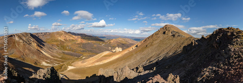 фотографія This scenic San Juan Mountain panorama features Colorado 13er Unnamed 13505', located on the Continental Divide in the remote La Garita Wilderness near Spring Creek Pass