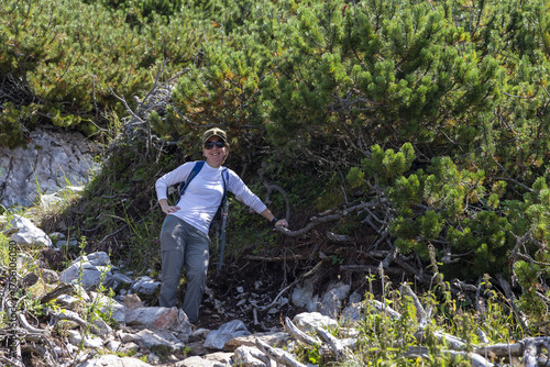 Bergsteigerin macht Pause