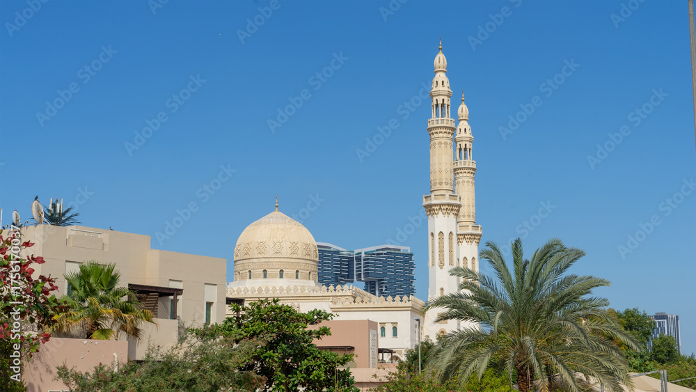 Fototapeta premium Grand Zabeel Mosque with two minarets in city Dubai, United Arab Emirates