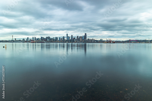 Moody image of the Seattle Skyline on a cloudy day