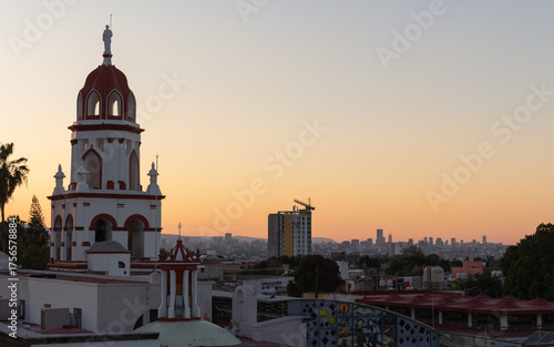 Contraste entre lo antiguo y lo contemporáneo