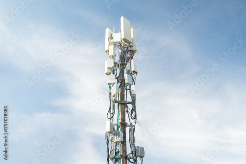 telecommunication mast TV antennas wireless technology	