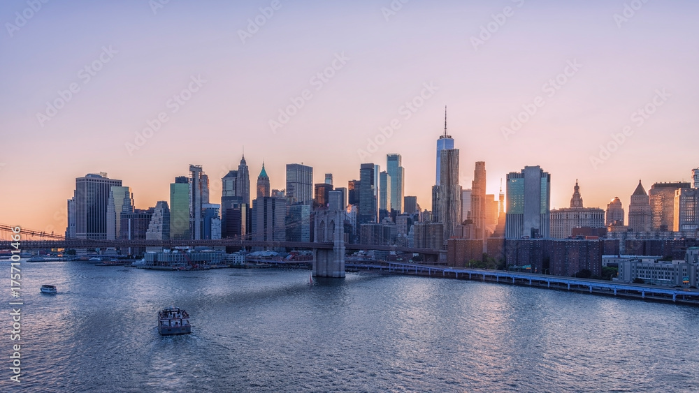 Fototapeta premium Buildings in Manhattan, New York