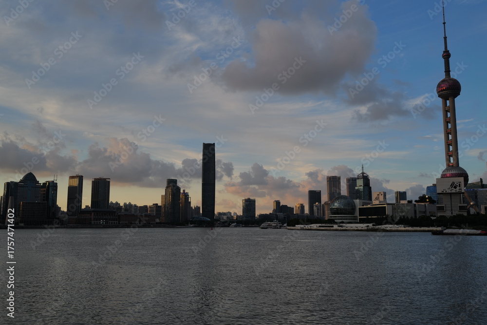 Obraz premium shanghai skyline at sunset