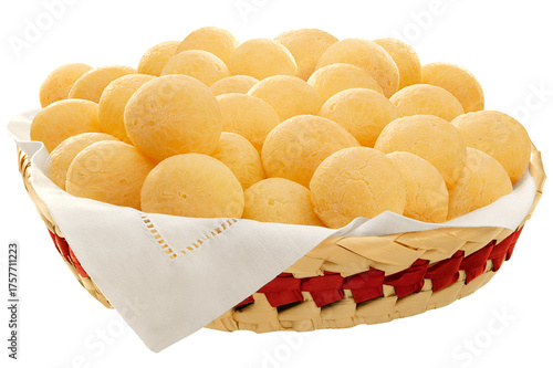 cesta com mini pão de queijo isolado em fundo transparente