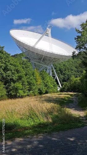 radioteleskop, effelsberg, max, planck, institut, radioastronomie, nordrhein-westfalen, deutschland, bad münstereifel, wissenschaft, forschung, astronomie, technik, gigantisch, gross, eifel, tal, wald