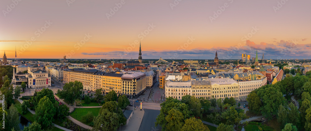 Obraz premium Birds eye view of the old city of Riga, Latvia. Captured in summer during sunrise.