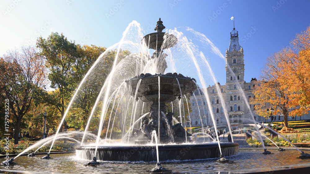 Fototapeta premium Quebec City Parliament with The Fontaine de Tourny on the foreground, Canada