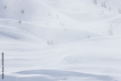 Wallpaper Mural Les arcs 1800 sous la neige Torontodigital.ca