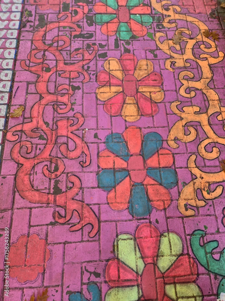 Obraz premium colorful pathway done by a homeless man in Bucharest city