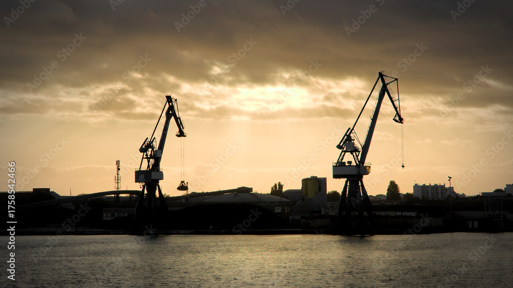 Obraz premium harbour Crane Silhouettes