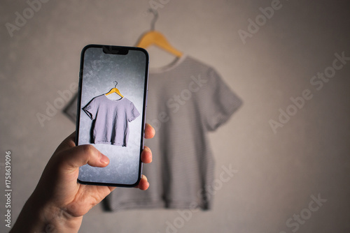 Konstfotografi Woman photographs her old outfits for resale