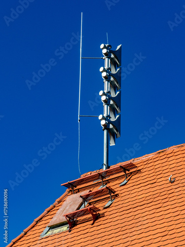 Alarm Sirene auf einem Dach