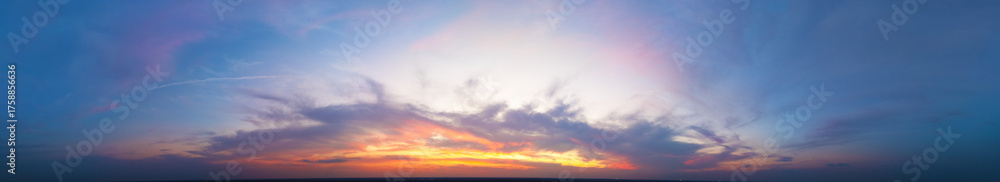 Fototapeta premium Day time sky replacement. sunset 