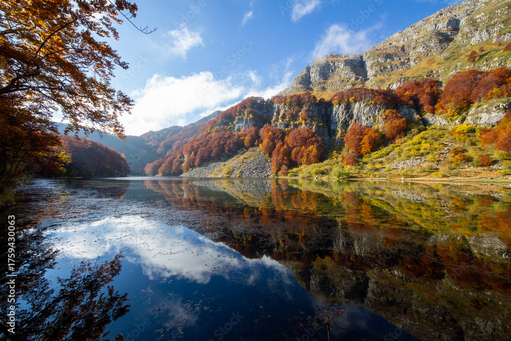 Naklejka premium autumn colors, Frignano Regional Park, Lake Santo, Lake Baccio, colorful forests, Pievepelago, Modena