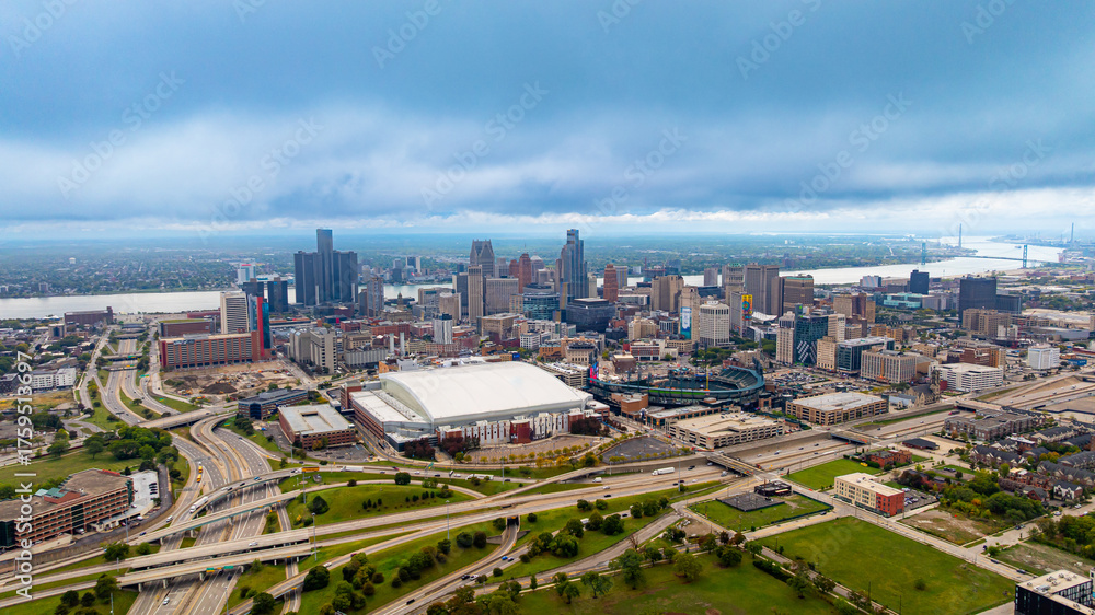 Fototapeta premium Aerial panoramic view of Detroit skyline and highways. Detroit downtown skyline with highways and the Detroit River.