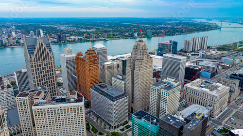 Obraz na płótnie Downtown Detroit aerial view with riverfront buildings