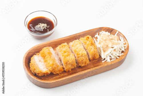 Fotomural 빵가루를 묻힌 돼지고기를 기름에 튀긴 서양 요리