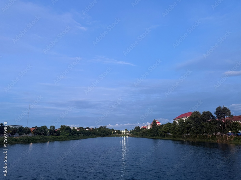 Obraz premium view of the river and the city