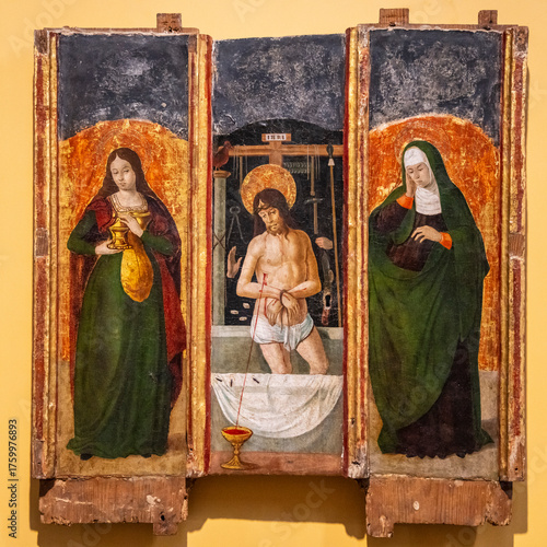 Fotografie Triptych of Christ in pain and Mary Magdalene, egg tempera and oil on board, lat