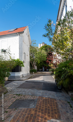 La rue des Iris dans le quartier de Maison-Blanche, 13ème arrondissement, Paris, France