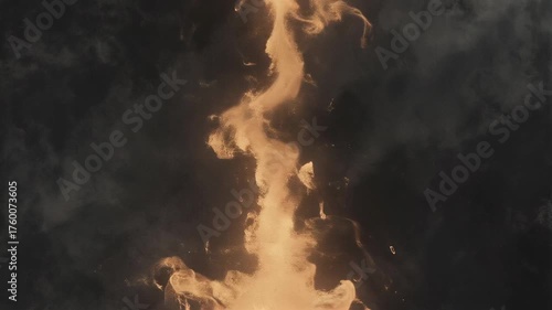 Cámara lenta de llama ardient y partículas brillantes que ascienden sobre un fondo oscuro, proyectando un brillo naranja intenso, estilo ilustración.