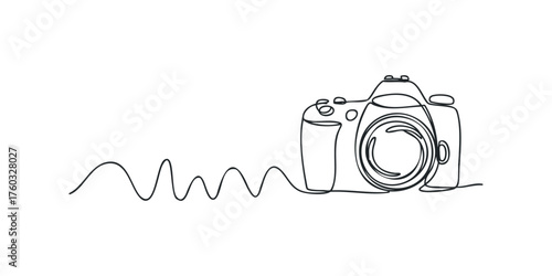 Single Line Drawing of a DSLR Camera