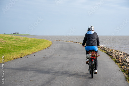 Radfahrer am Wattenmeer