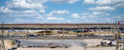 Tableau sur toile Gantry Cladding Mining Metal Frame Corrosion, heavy equipment for safety in mini