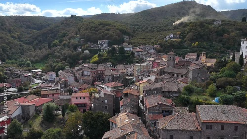 Il borgo di Canepina in provincia di Viterbo, Lazio, Italia.
Canepina è famosa per la la pasta chiamata 