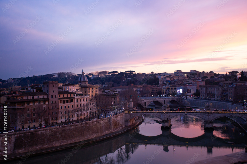 Obraz premium Twilight View of the Tiber River from Castel Sant’Angelo