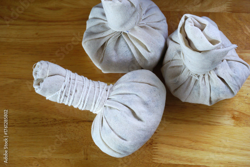 herbal compress ball