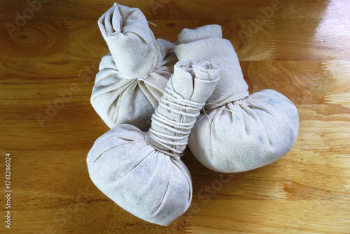 herbal compress ball