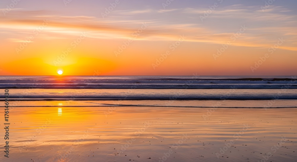 Fototapeta premium Golden Hour Ocean Sunset Panorama