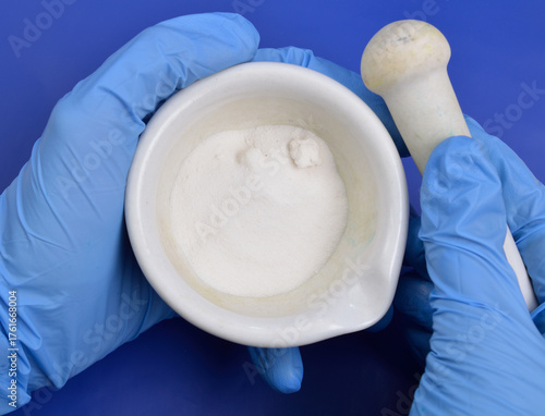 Cuadro en lienzo Calcium formate is the calcium salt of formic acid