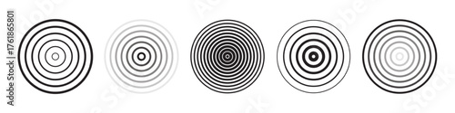 Black concentric circle icons with gradient thickness and contrast. Round sound wave patterns. Pain symbols. Simple monochrome graphic set. Vector illustration.