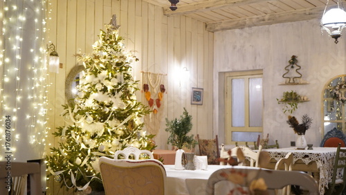 christmas table setting პალატი