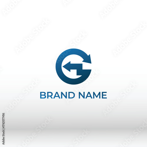 Circular G Letter Logo with reverse Arrows