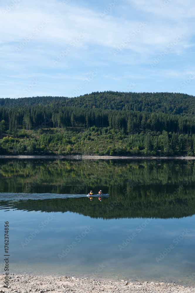 Fototapeta premium Wandern rund um den Schluchsee im Schwarzwald Deutschland