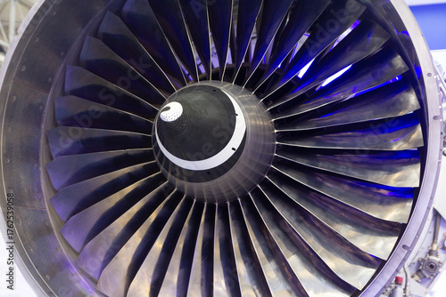 Φωτογραφία Modern aviation engine at the exhibition stand