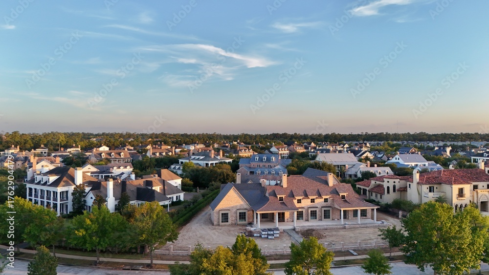 Obraz premium Luxury house construction view by sunset in Houston, United States