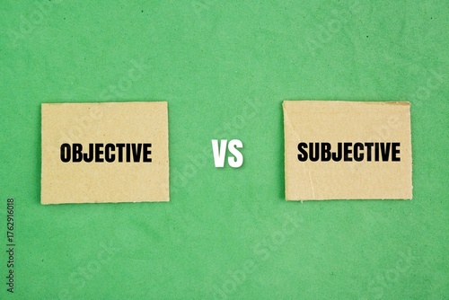 Картината върху платно Square paper with the words objective and subjective