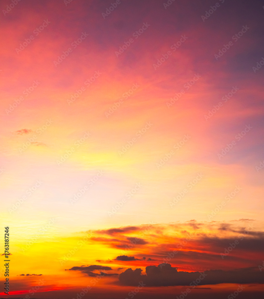Obraz premium Sky sunset evening sunrise cloud weather dramatic landscape goldent and indigo color gradient pastel horizon, twilight yellow golden reflection morning nature environment energy ecosystem.