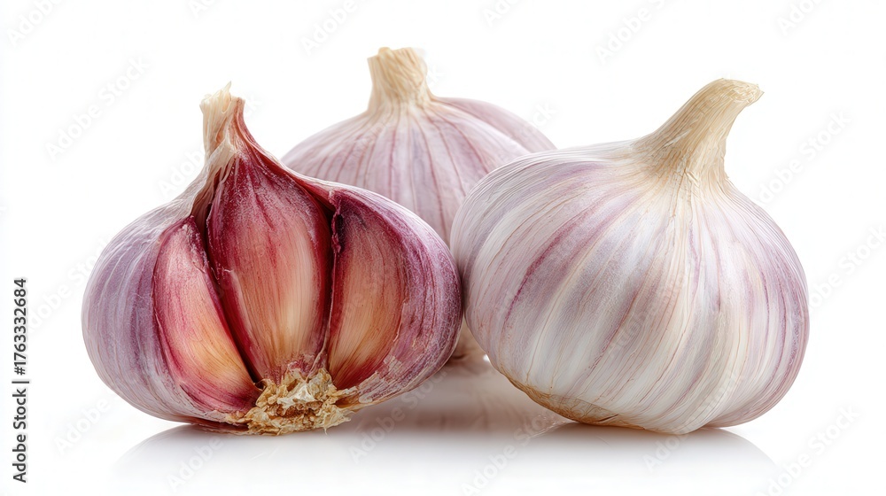 Obraz premium Garlic clove isolated on white background