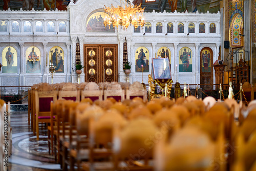 Bild auf Leinwand Innenansicht der Agios Andreas Kirche in Patras, Peleppones (Griechenland)