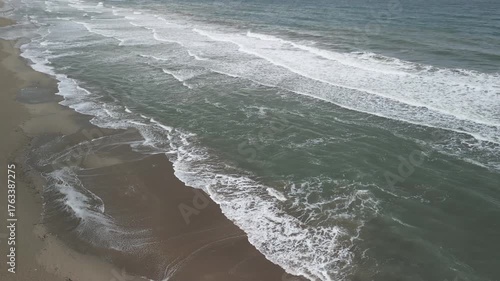 drone, vista su spiaggia nel cilento in inverno