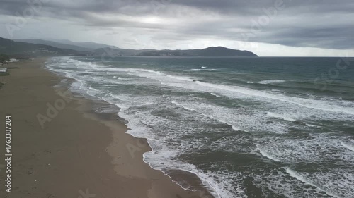 drone, vista su spiaggia nel cilento in inverno