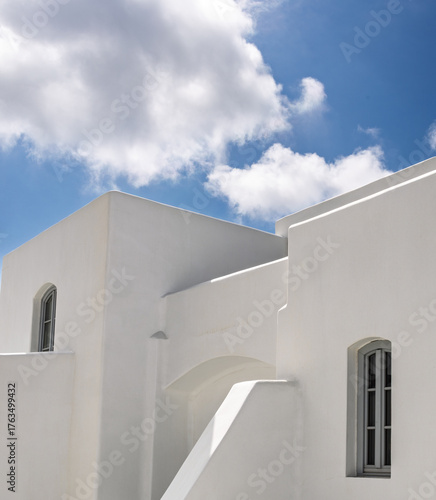 Photos Minimalist Cycladic Architecture in Santorini, Greece